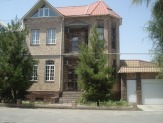 В Ташкенте.Продаю евро дом котрый находится в Яккосарайском р-оне ориентир ГАИ на Глинко.